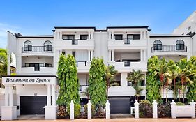 Spacious 3 Bedroom Two Level Apartment In Cairns City